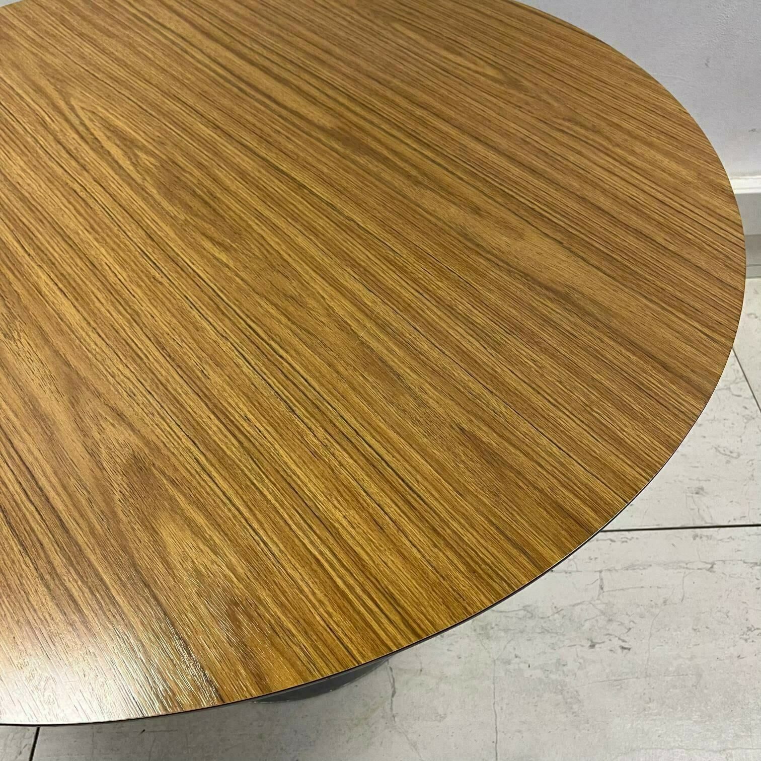 Maurice Burke For Arkana Tulip Table 1960s Round Table photo vinterior