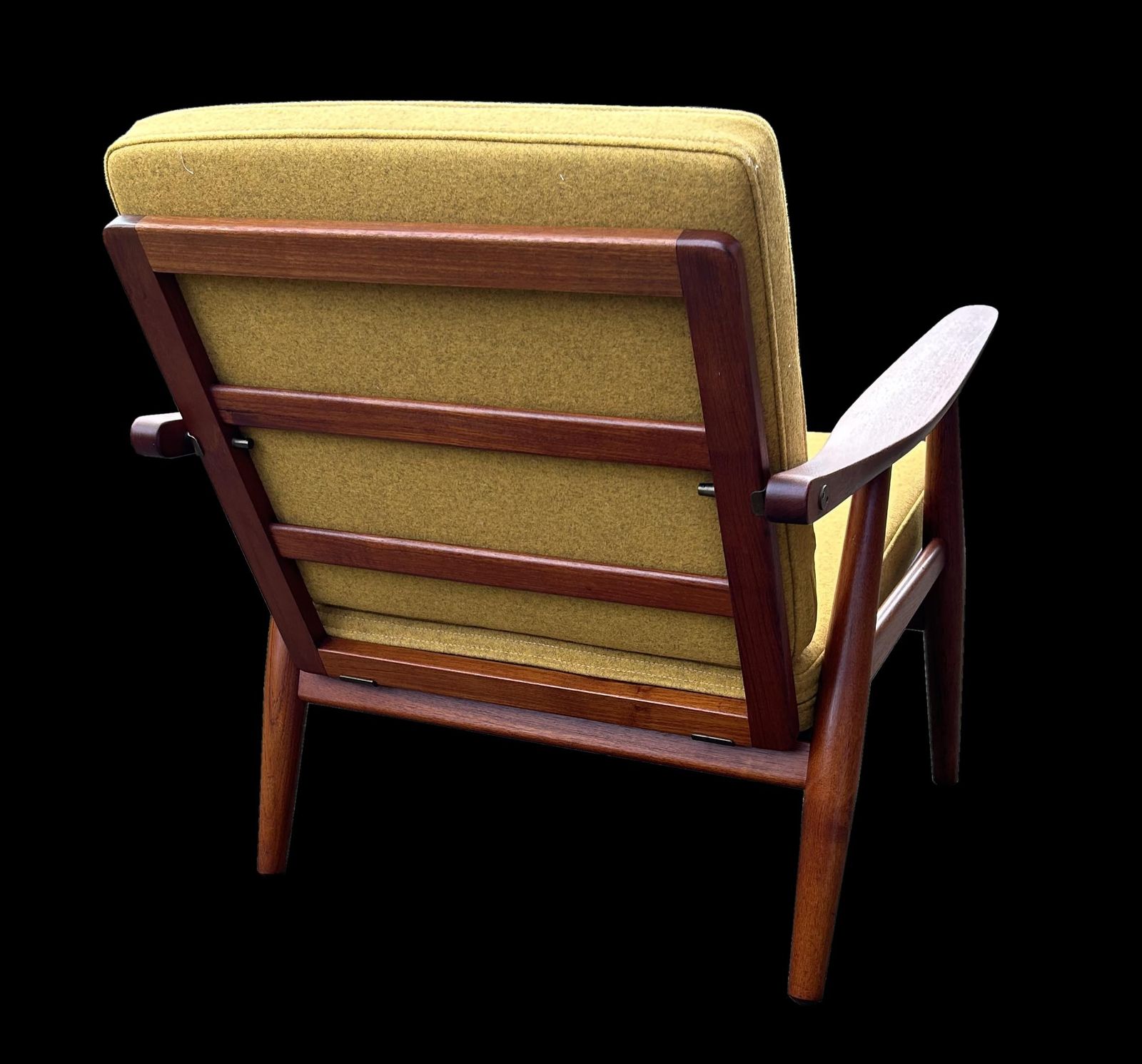 Pair Of Ge270 Lounge Chairs By Hans Wegner For Getama photo furniture