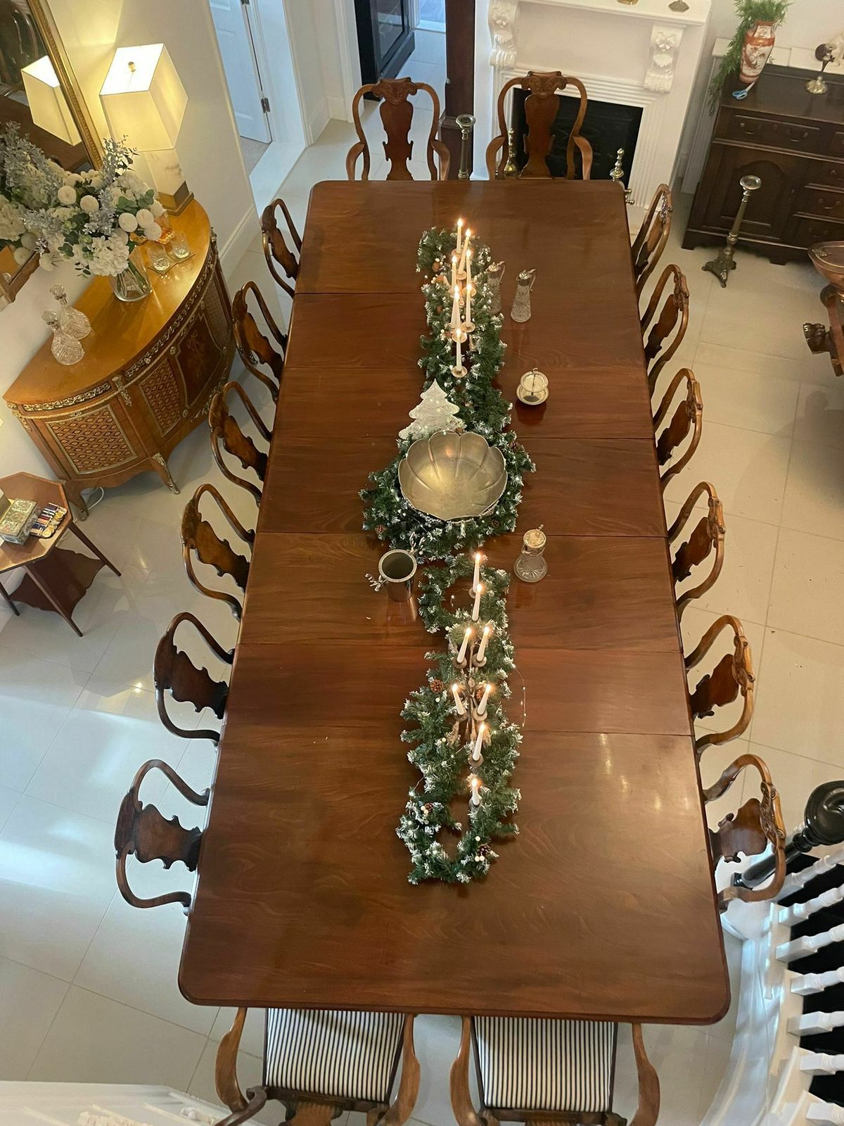 photo for sale Outstanding Quality Large 16/20 Seater Antique 19th Century Figured Mahogany Dining Table 73 X 176 X 420 Cm