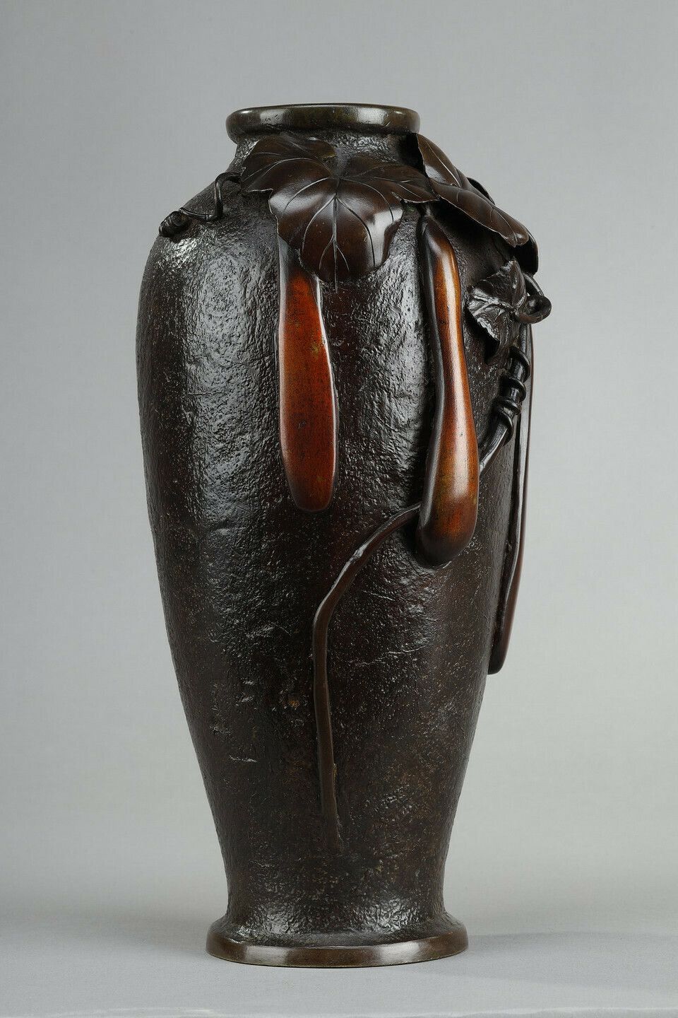 Japan, Meiji Period (1868 1912) : Bronze Vase With Shaded Brown Patina photo for sale