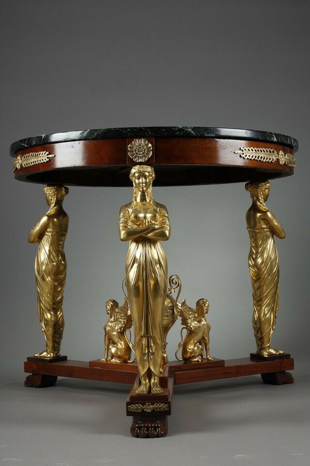 Large Empire Style Pedestal Table In Mahogany And Mahogany Veneer