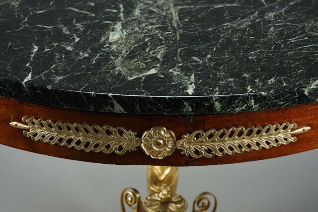 Large Empire Style Pedestal Table In Mahogany And Mahogany Veneer photo vinterior