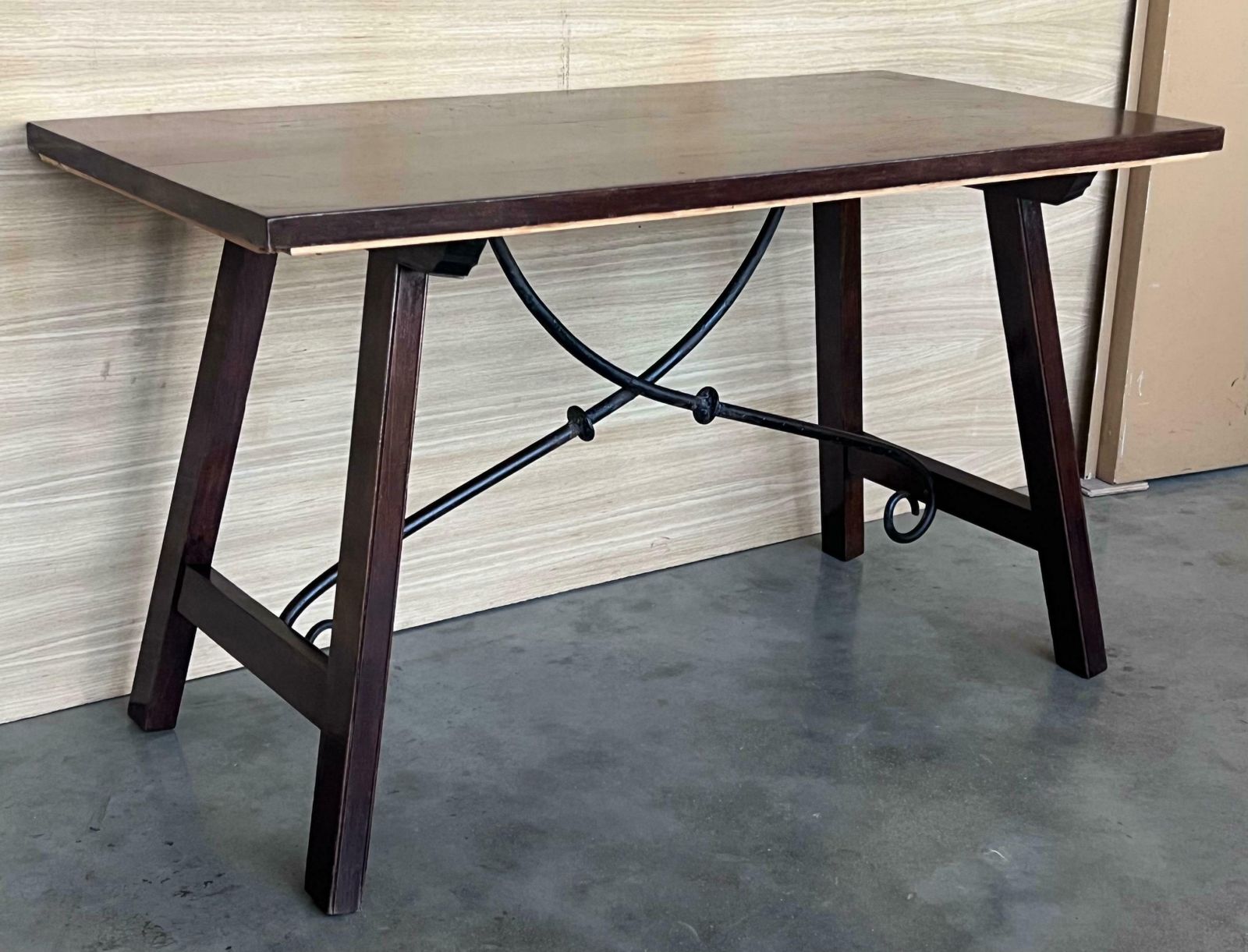 Table d'appoint baroque espagnole, restaurée photo vinterior