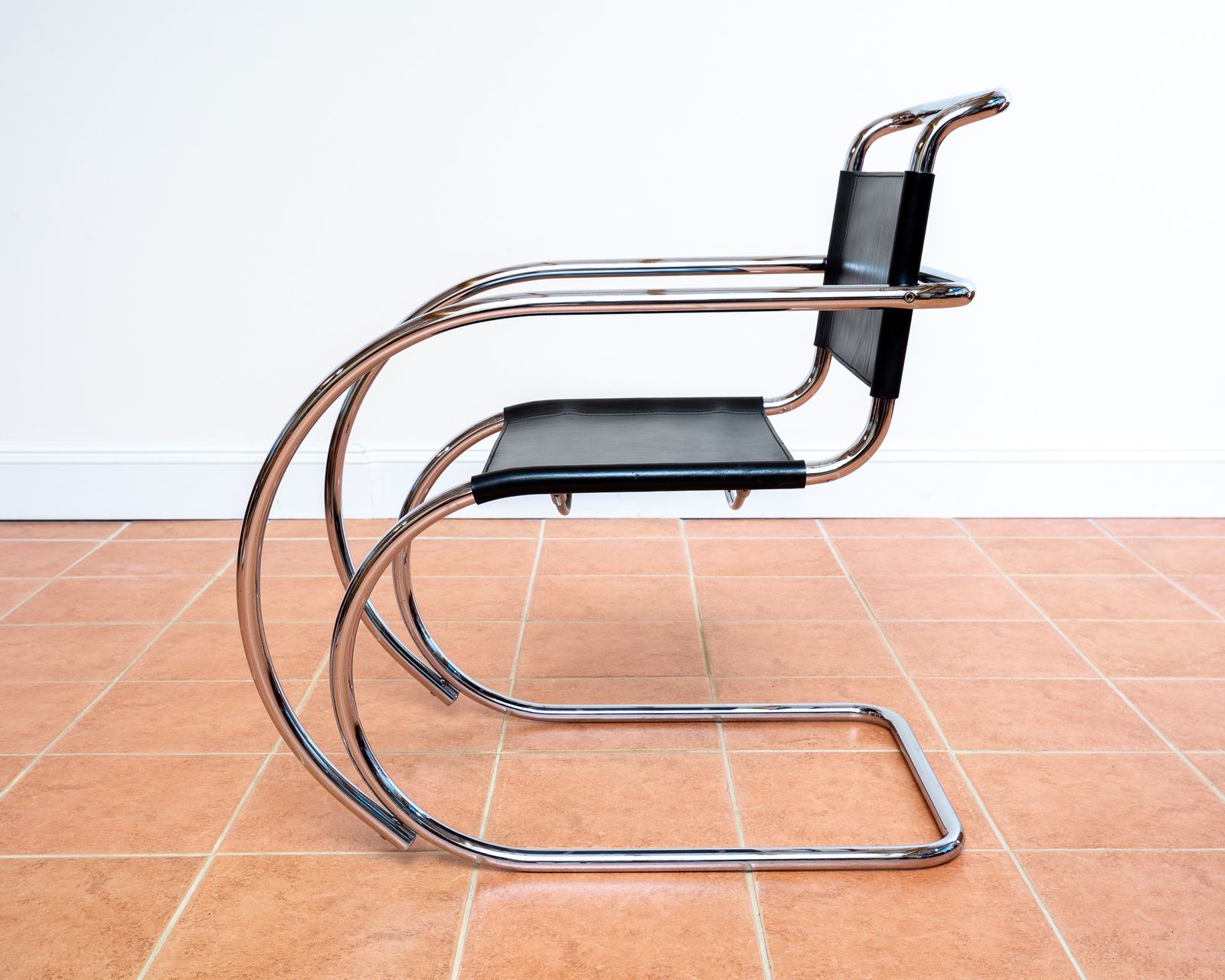 Furniture Mies Van Der Rohe Mr20 Armchair Leather Chrome Cantilever Chair Black Leather Bauhaus Mcm Mid Century Leather Arm Chair photo