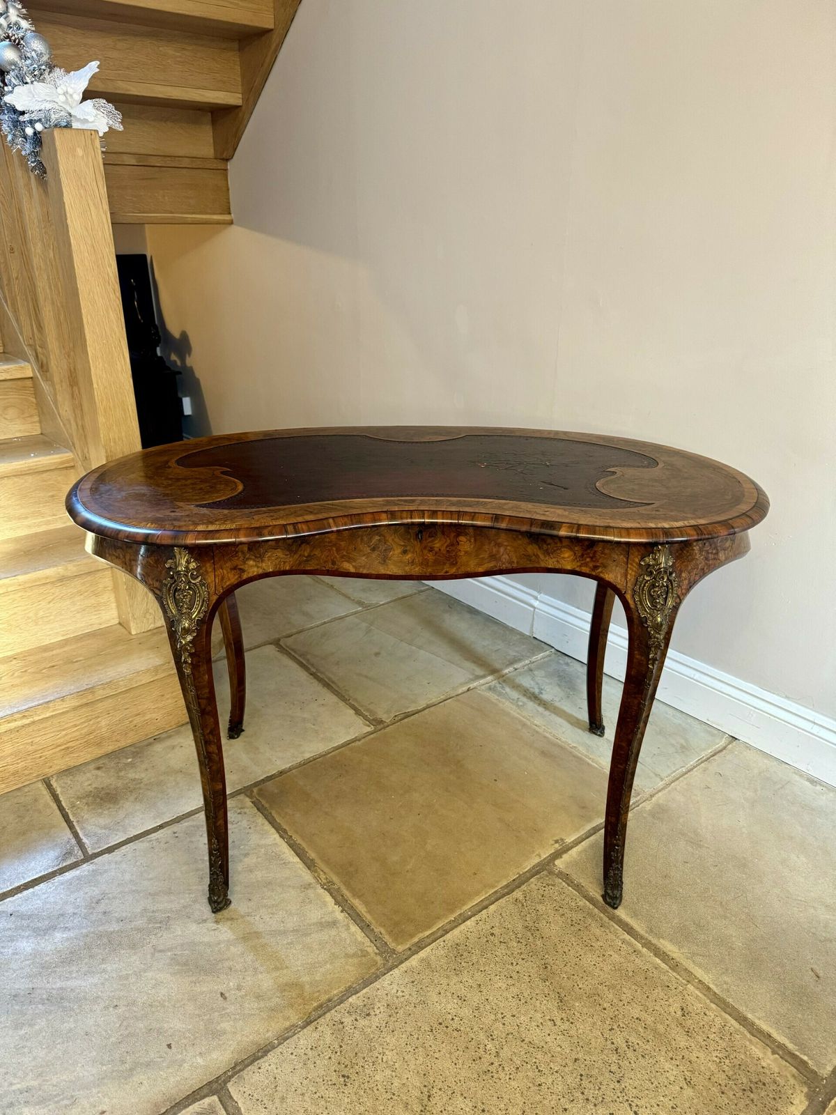 Victorian Freestanding Quality Inlaid Burr Walnut Kidney Writing Table photo vinterior