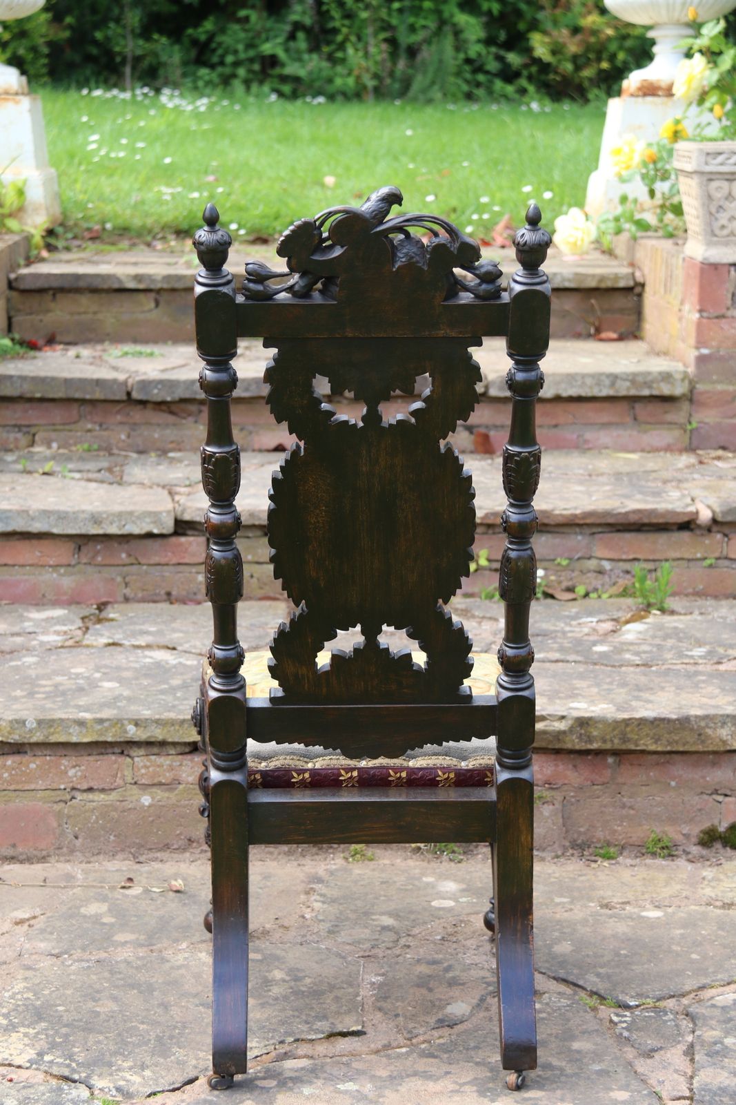 photo vinterior A 19th Century English Country House Carved Walnut High Backed Chair With A Tapestry Seat