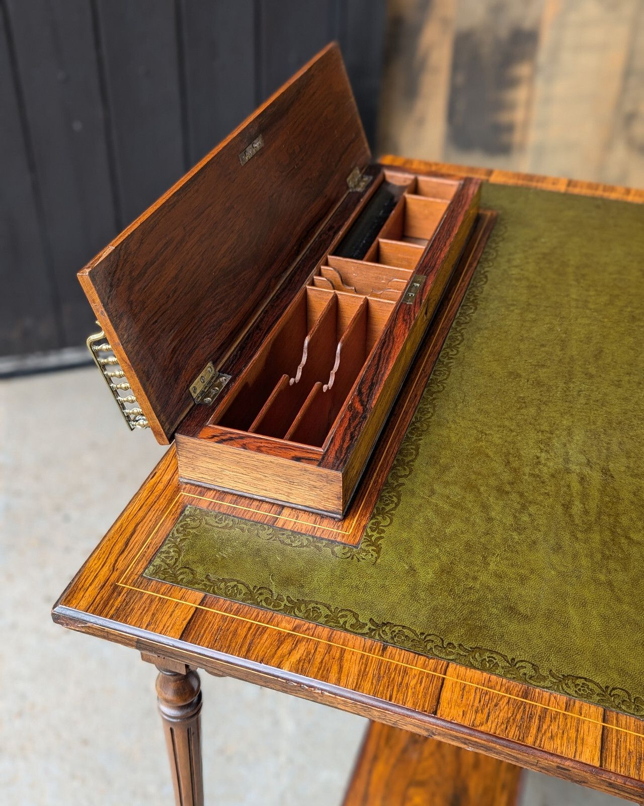 photo vintage Antique Ladies Desk (Delivery Available) Bonheur Du Jour C1882 Rosewood