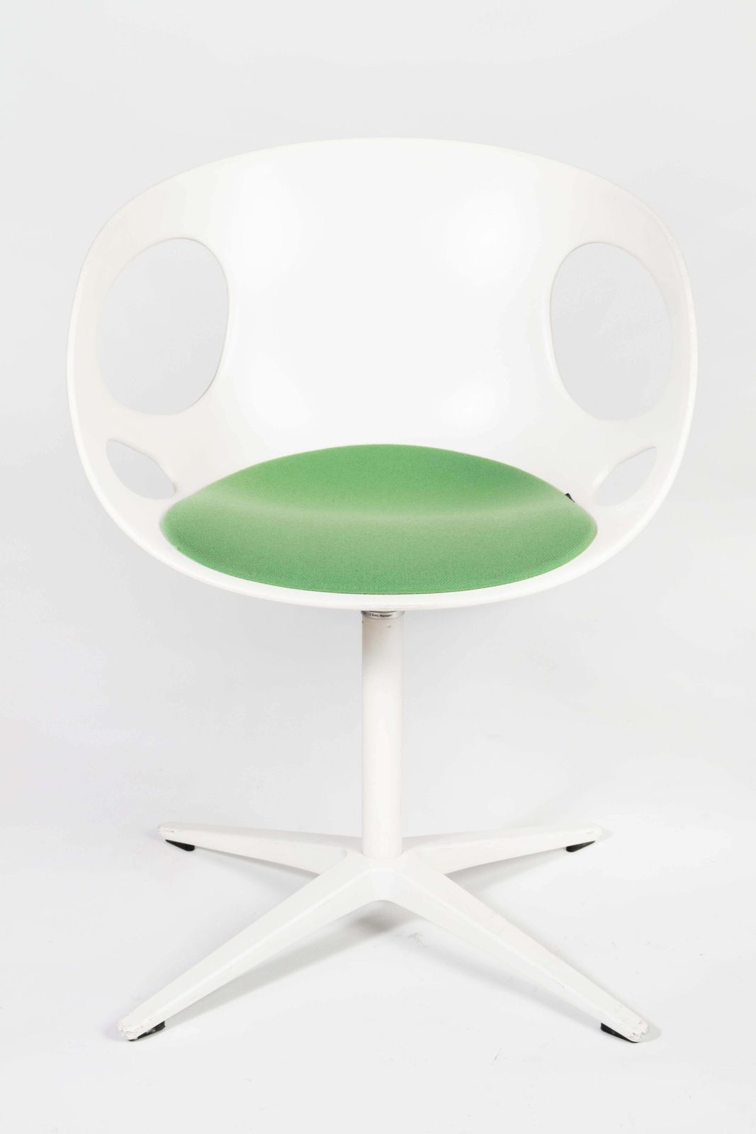 photo furniture Fritz Hansen Rin Dining Swivel Chair Set By Hiromichi Konno (Set Of 4)