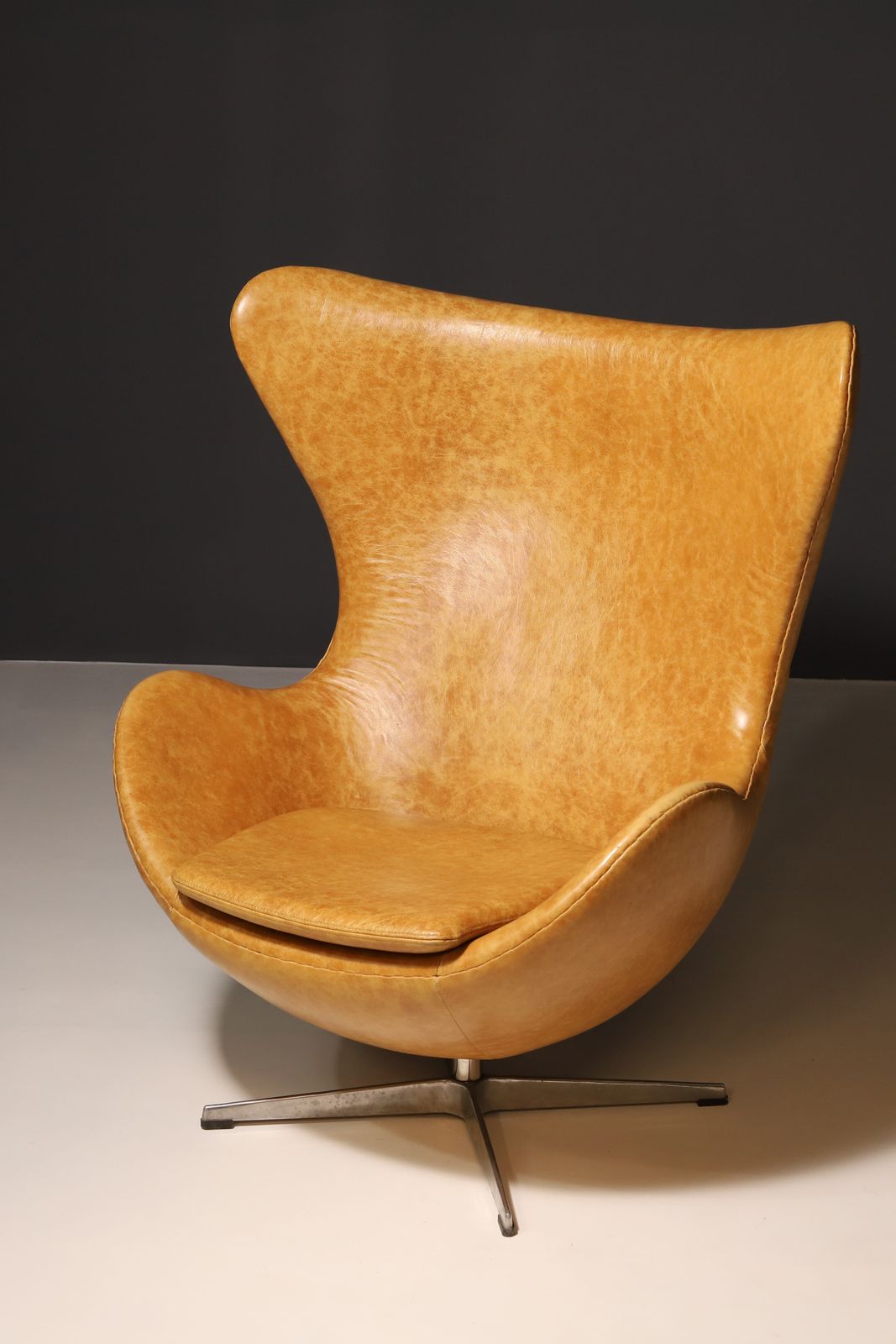 Leather Egg Chair 3316 By Arne Jacobsen, 1958