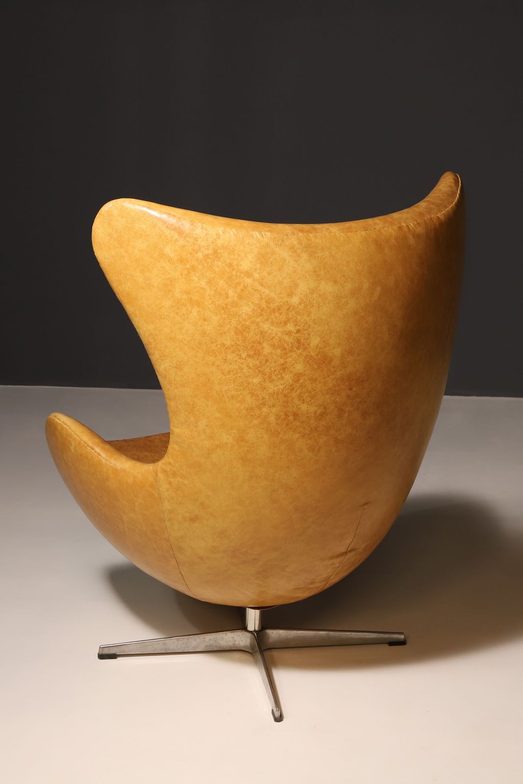 Leather Egg Chair 3316 By Arne Jacobsen, 1958 photo for sale