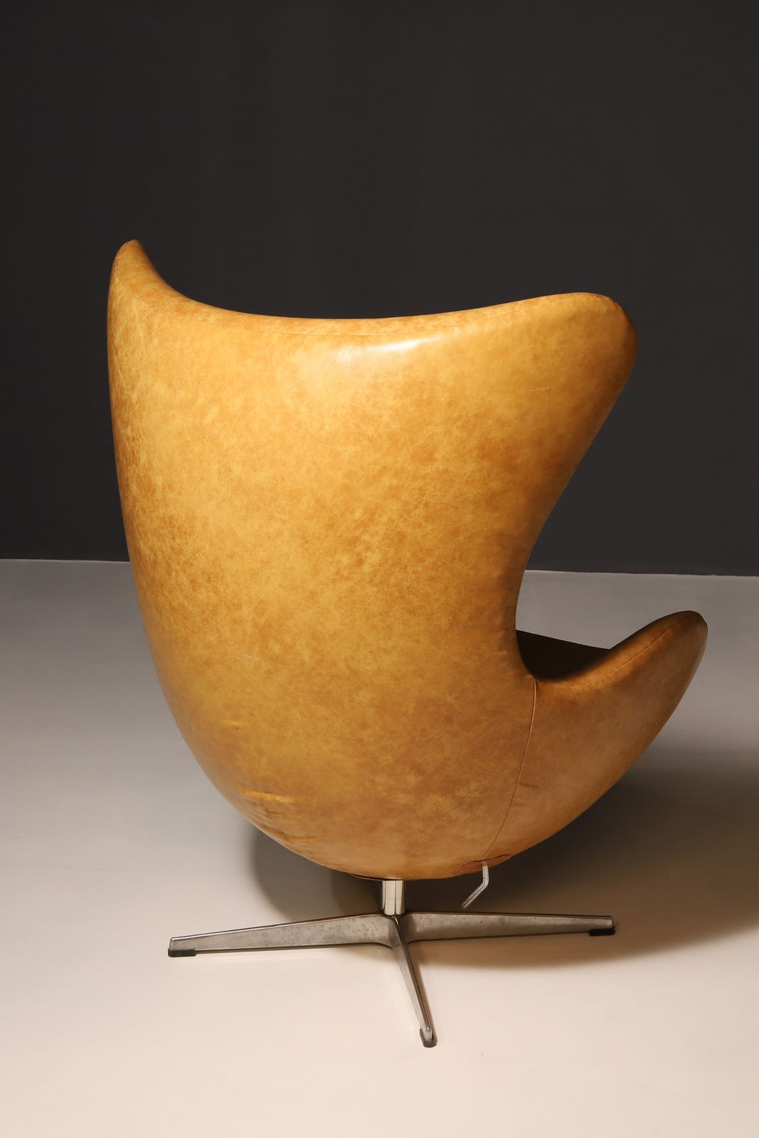 Leather Egg Chair 3316 By Arne Jacobsen, 1958 photo Furniture