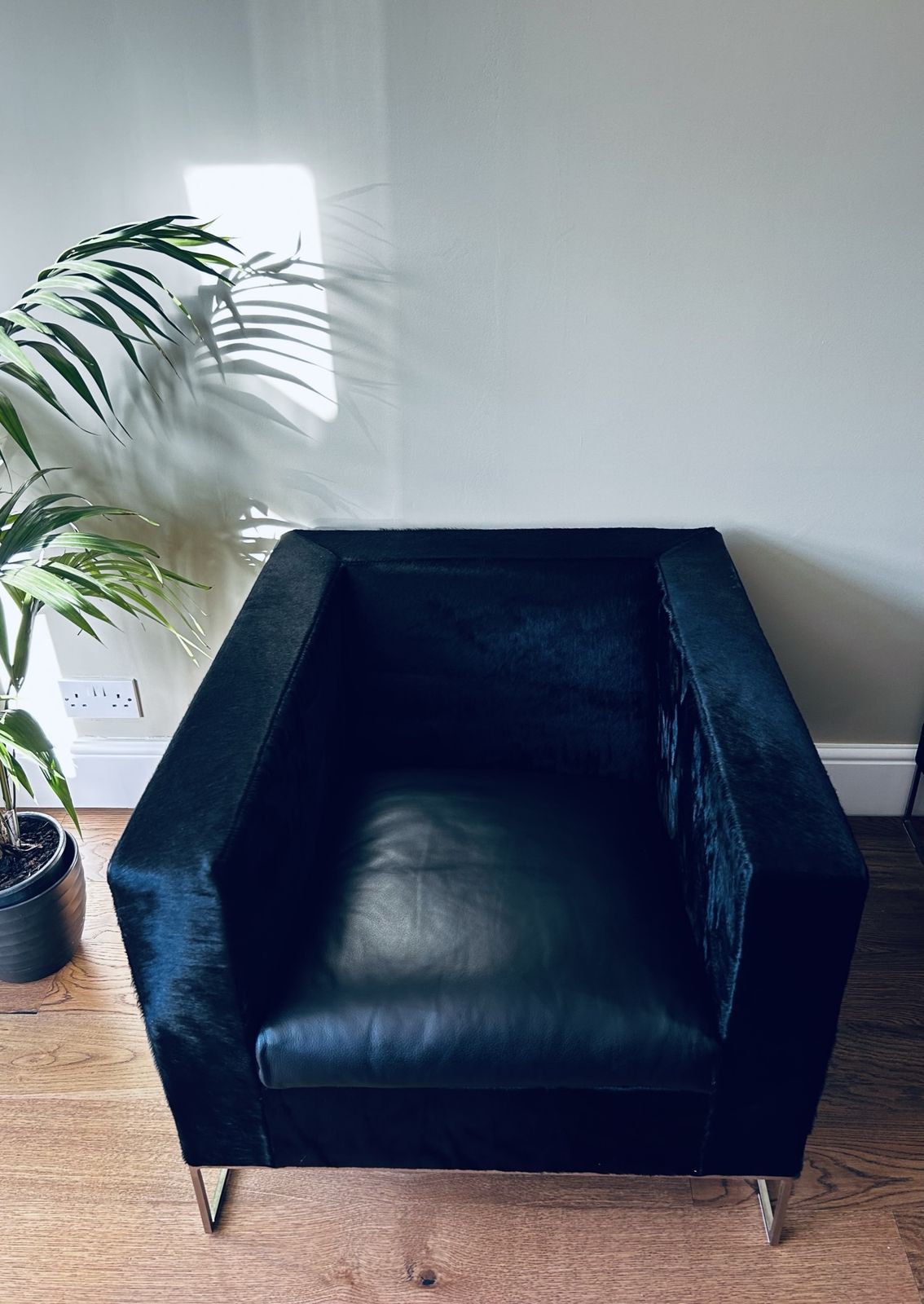 Pair Of Minotti Klee Armchairs In Pony Hide & Black Leather photo furniture