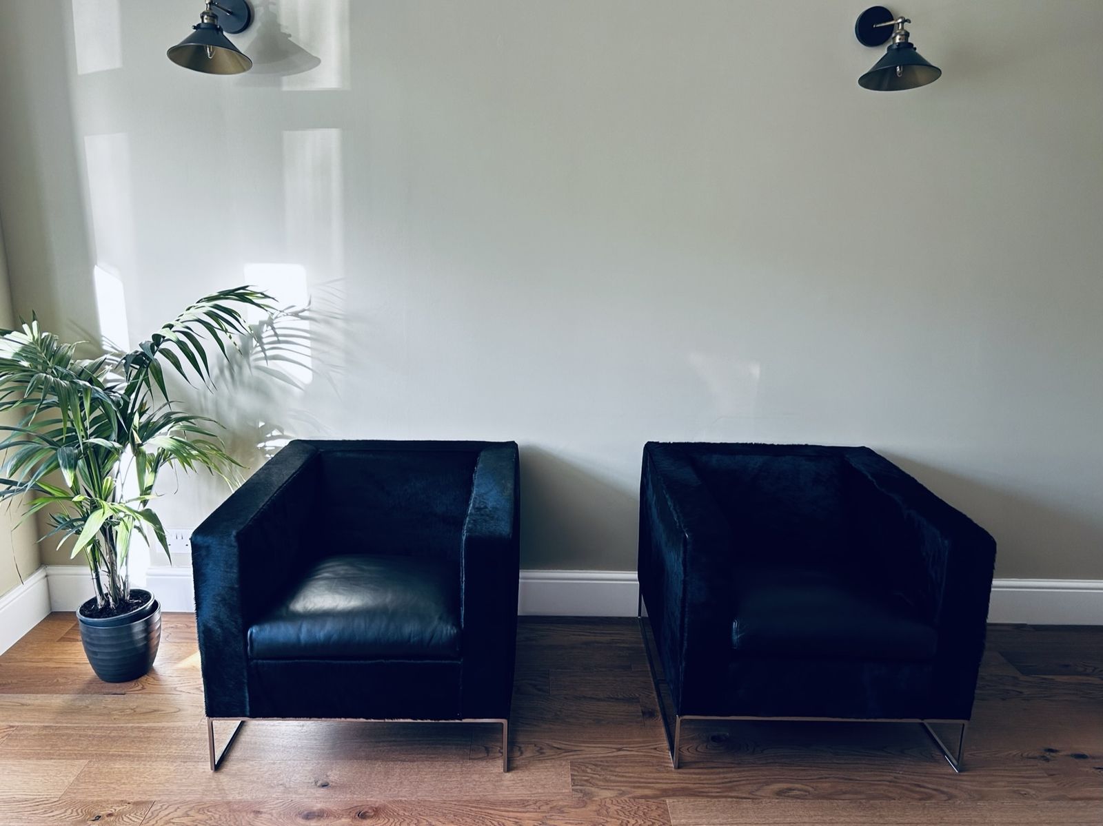 Pair Of Minotti Klee Armchairs In Pony Hide & Black Leather photo 2000.0