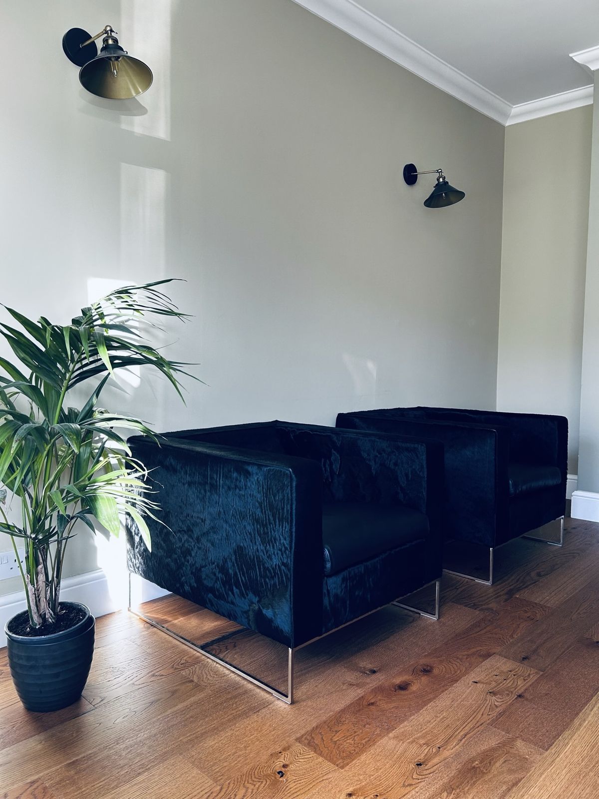 Pair Of Minotti Klee Armchairs In Pony Hide & Black Leather photo buy