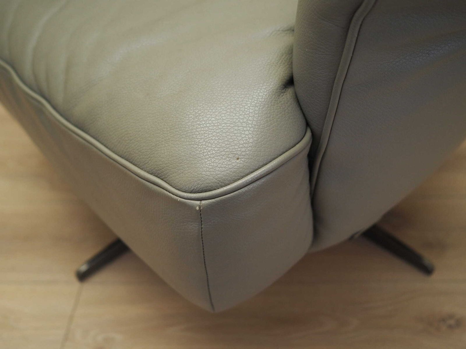 photo vinterior Leather Swivel Armchair, Italian Design, 1990s, Manufacture: Natuzzi