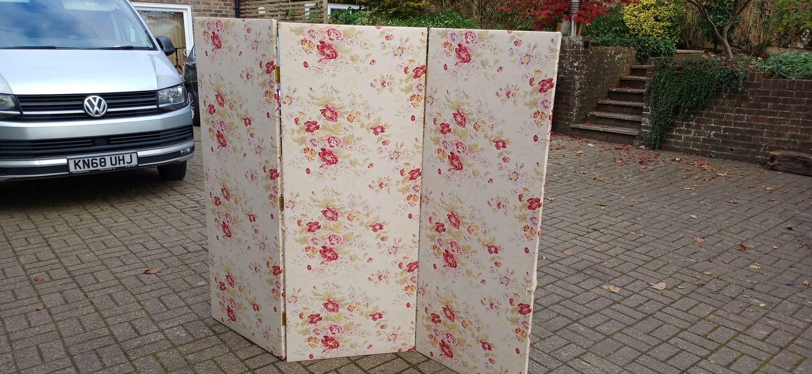 Massive Heavy Pretty Vintage Folding Upholstered Screen, Vanity Screen, Room Divider   Sturdy, Heavy And Quality (153cm Tall, 183cm Wide) photo for sale