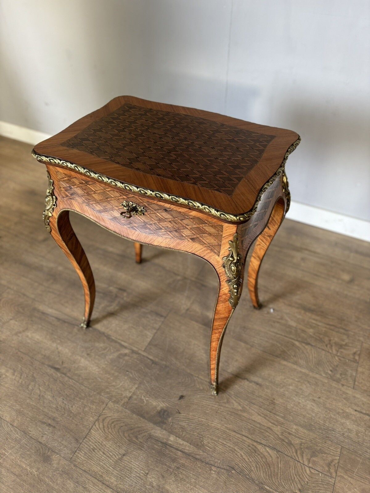 1195.0 An Exceptional Quality Rosewood And Kingswood Ladys Vanity Set photo