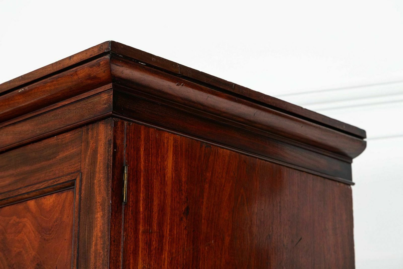 photo vintage Large English Early 19thc Mahogany Linen Press