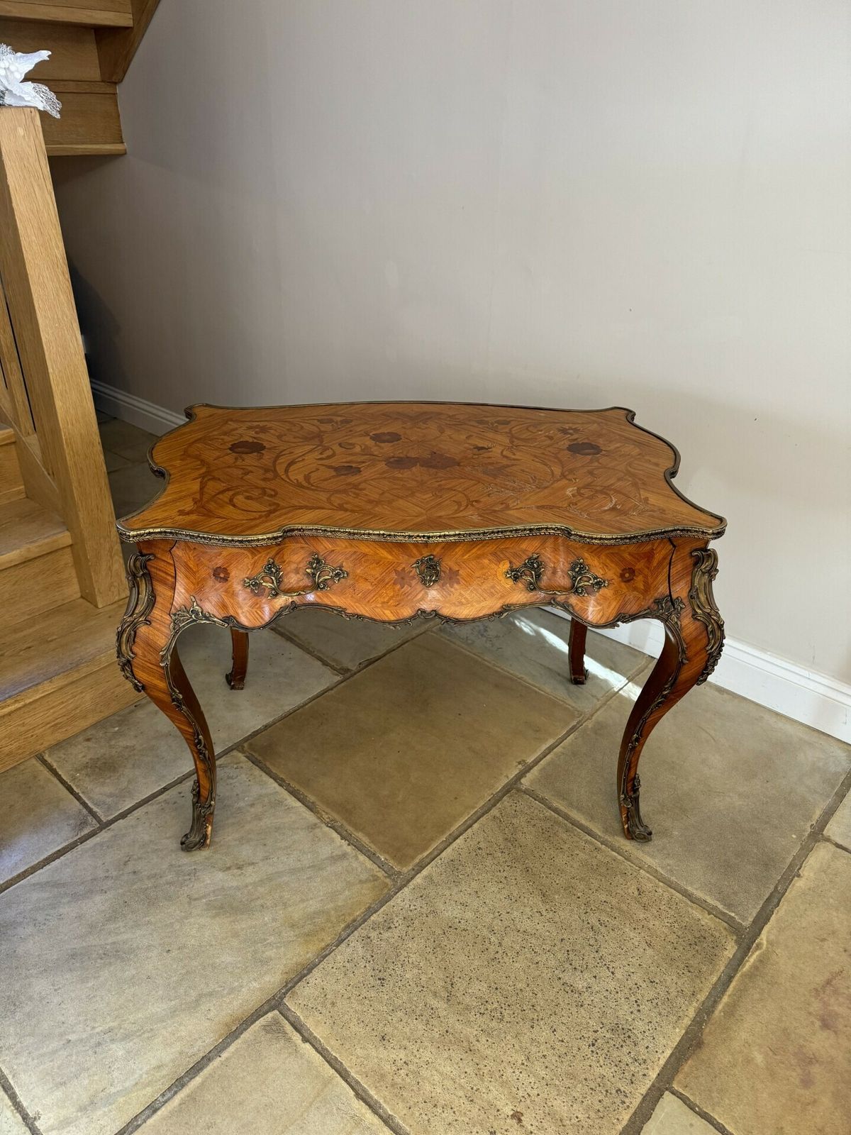 3950.0 Outstanding Quality Antique 19th Century Freestanding French Kingwood Marquetry Inlaid Centre Table photo