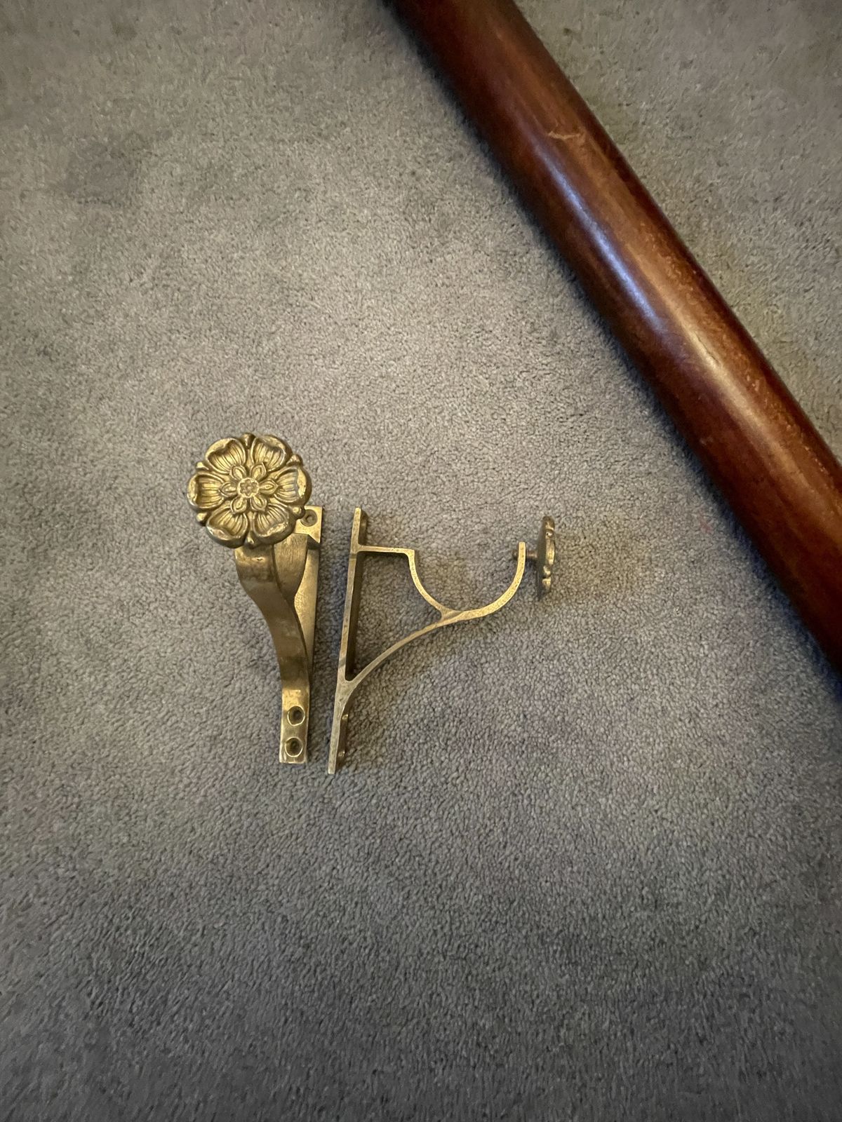 Wooden Curtain Pole (137cm Long X 4cm Diameter) With 2 Finials (14cm Long X 8cm Diameter), 16 Wooden Rings (8cm Diameter) And Pair Of Brass Brackets photo for sale