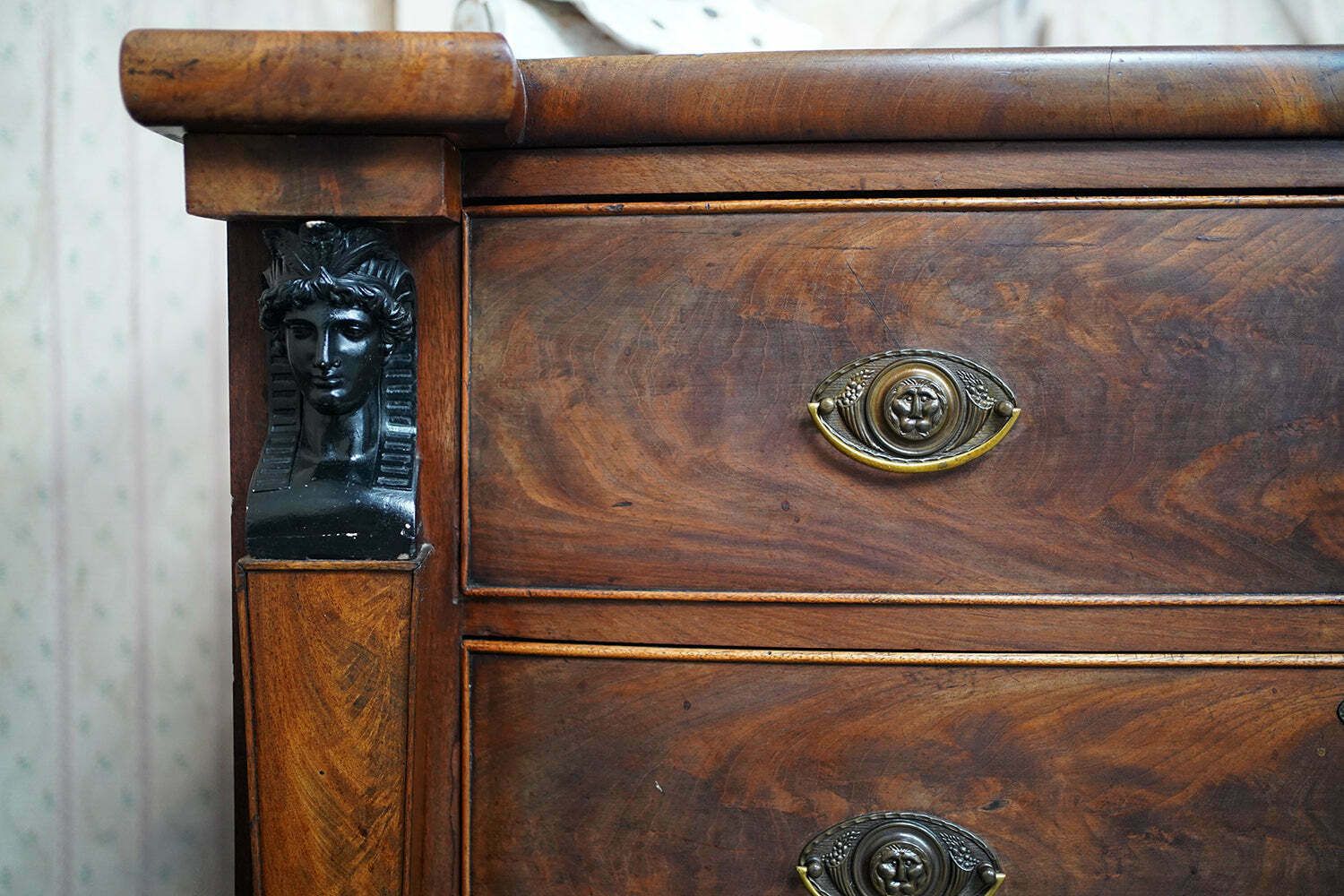 A Fine Regency Period Mahogany & Ebonised Egyptian Revival Chest Of Drawers C.1810 photo 1950.0
