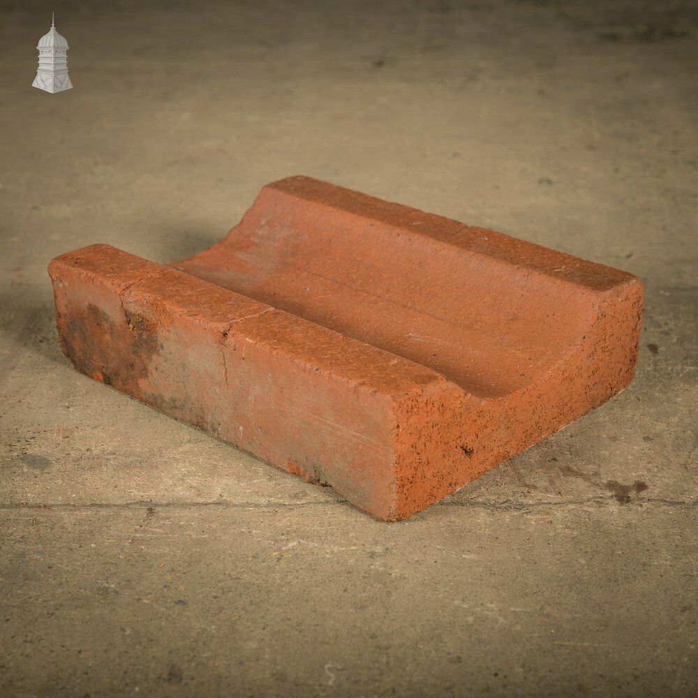 2040.0 Red Gully Bricks   Batch Of 170 photo