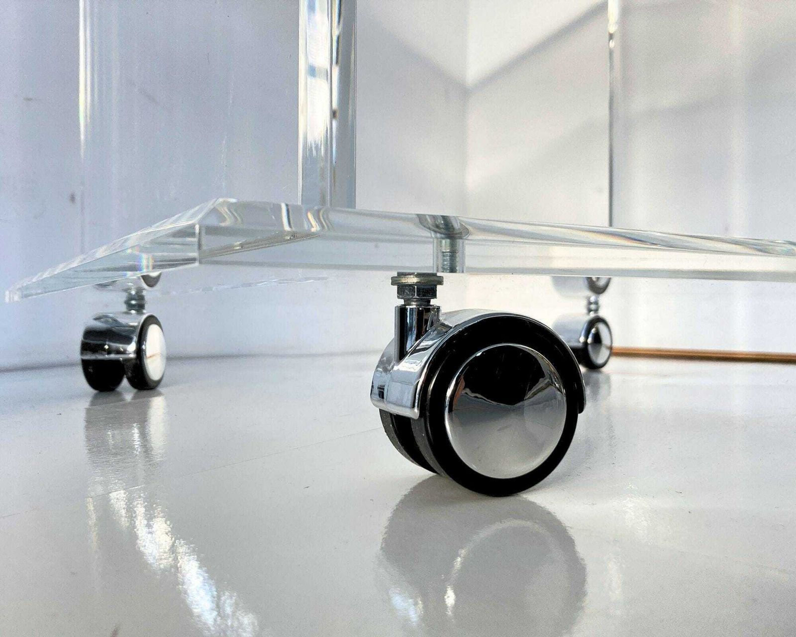 Lucite Barkar | Serveerwagen | Jaren 1970, Degelijke Kwaliteit photo vinterior