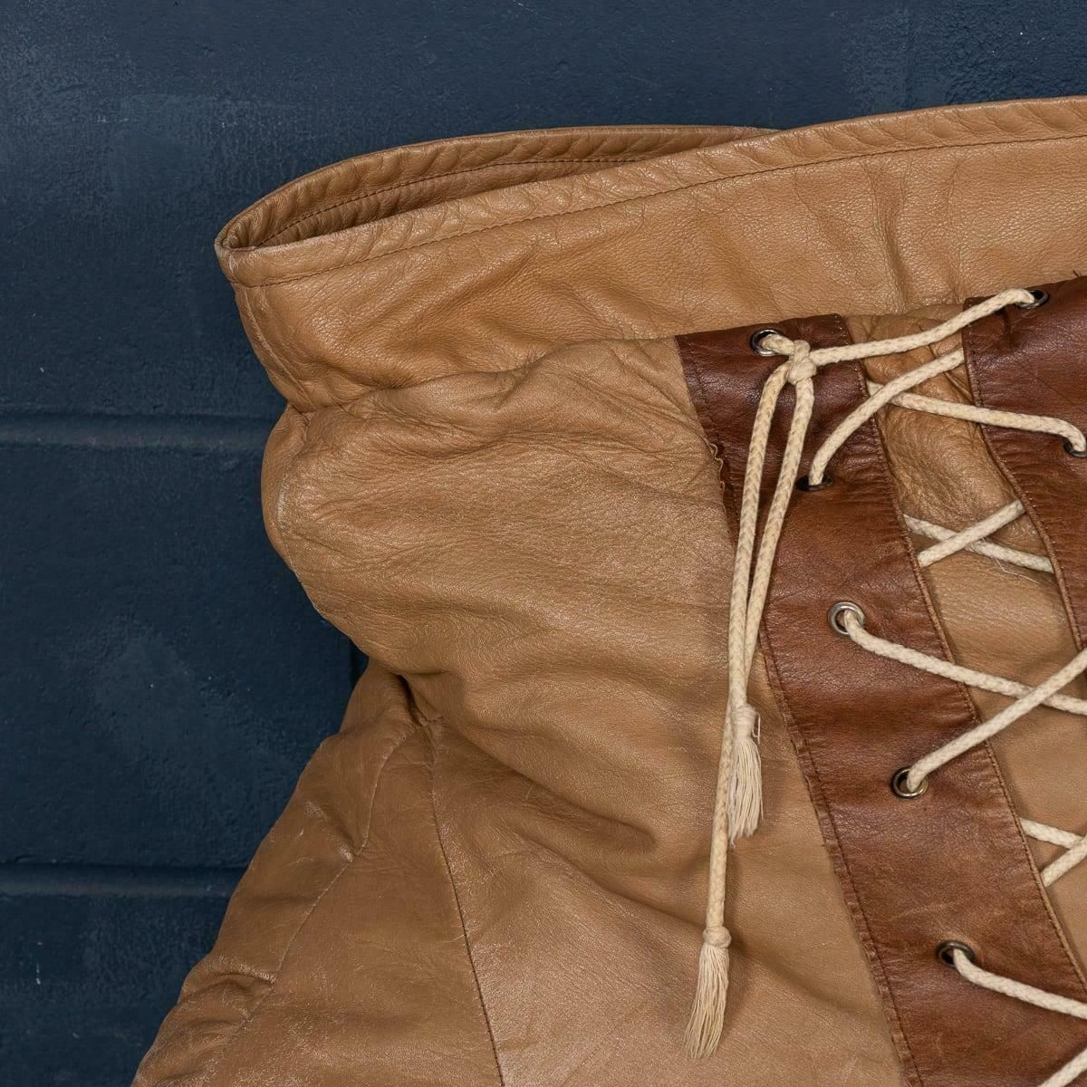 4590.0 20thc Swiss Boxing Glove Bean Bag By Susiand Ueli Berger For De Sede C.1970 photo
