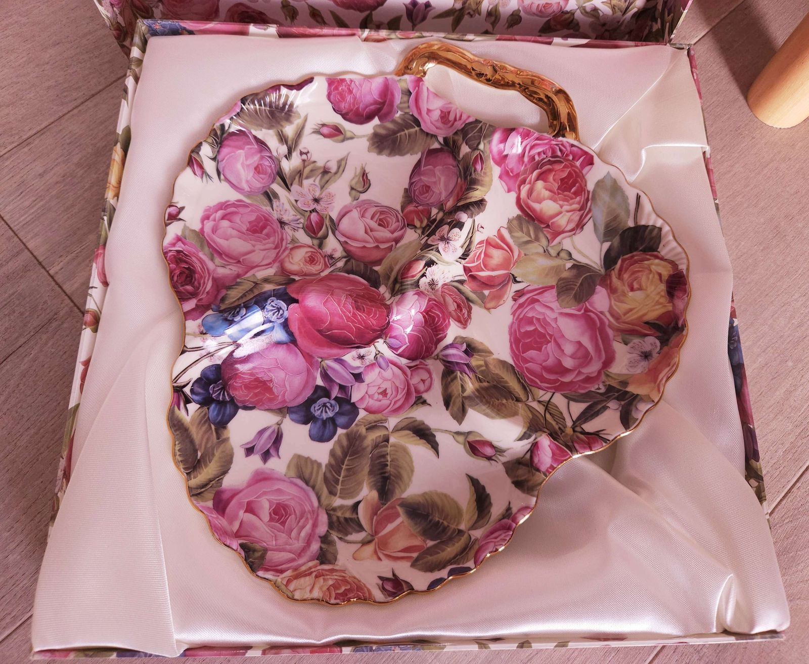 Boxed & Unused, Canadian Royal Elfreda Triple Serving Dish In 'Elegant Rose' photo 50.0