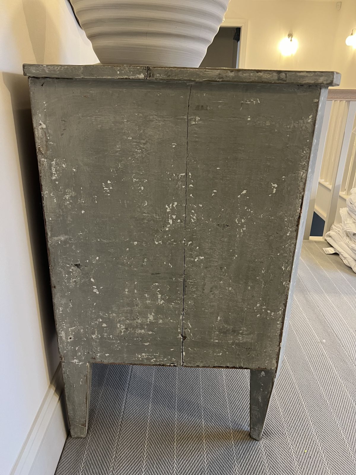 photo vinterior Swedish Gustavian Large Antique Light Blue/Grey Painted Chest Of Drawers/Cabinet