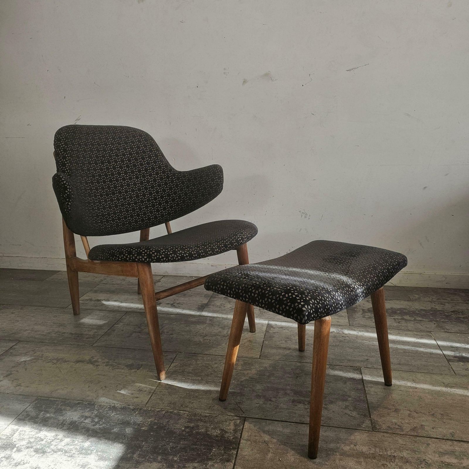 Shell Chair By Ib Kofod Larsen For Christensen & Larsen, Denmark, Around 1950 photo for sale