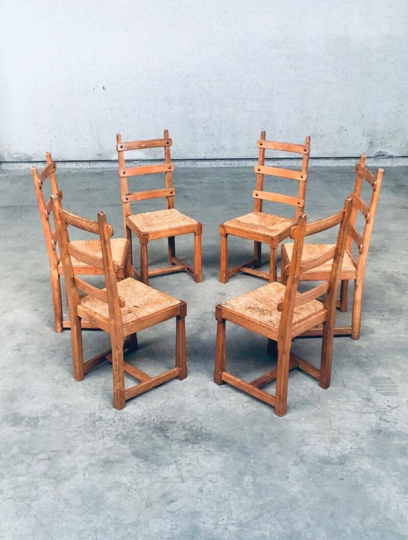 photo furniture Rustieke Brutalist Design Eiken Lattenrug Eetkamerstoelen, België Jaren 1960