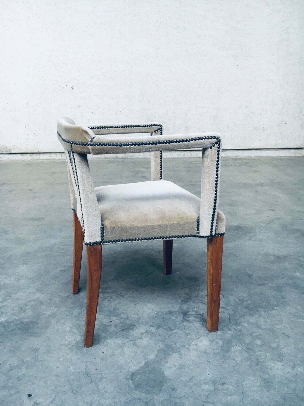 photo furniture Boudoir Fauteuil Met Fluwelen Bekleding, Jaren 1920