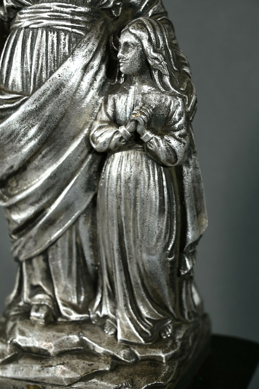 “Saint Anne And The Virgin” Statuette In Silver Plated Metal, By Guillonneau – Late 19th Century photo vinterior