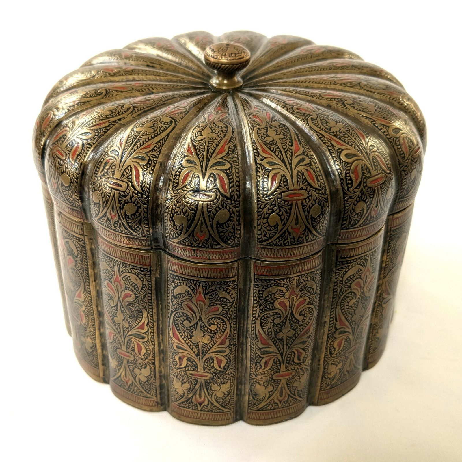 Antique Islamic Indian Mughal Style Engraved Brass Betalnut Pandan Box photo Home Decor