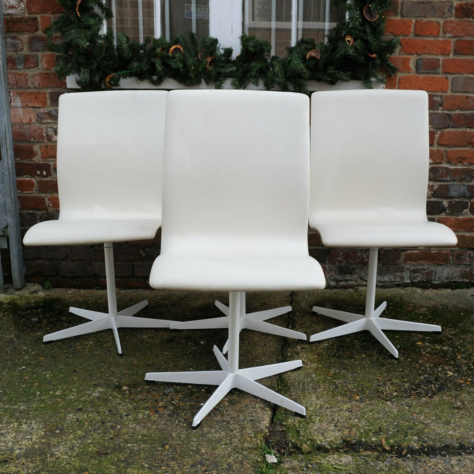 'Oxford' Swivel Chairs In White By Arne Jacobsen For Fritz Hansen, 1965, Set Of 4 photo Furniture