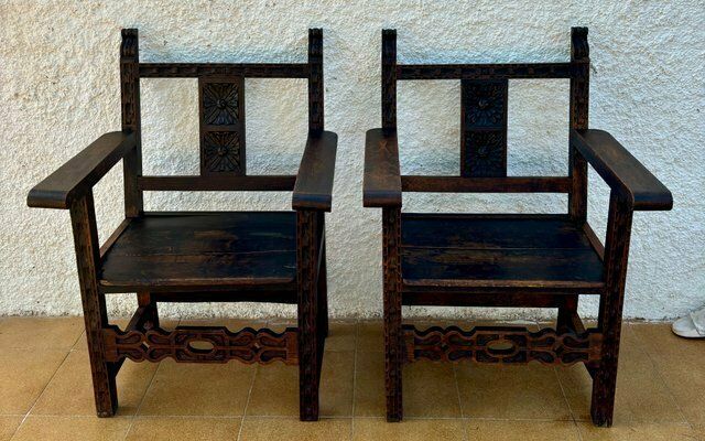 19e Eeuwse Spaans Koloniale Gesneden Altaarfauteuils Met Houten Zitting, Set Van 2 photo for sale