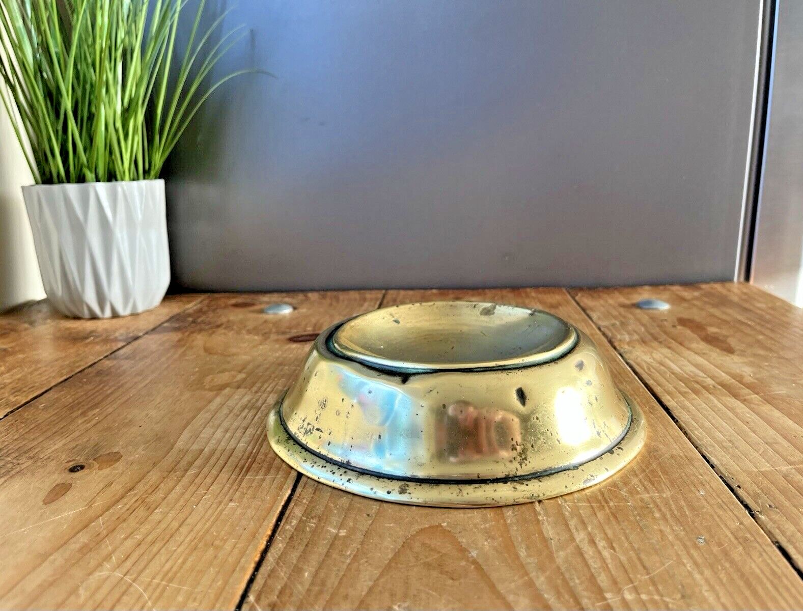 Antique 19th C Arts & Crafts Beaten Brass Dog Cat Pet Bowl Dish Food Water