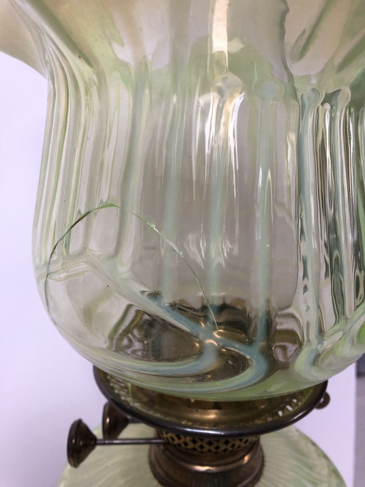 Rare Victorian Yellow Vaseline Glass Oil Lamp photo 150.0
