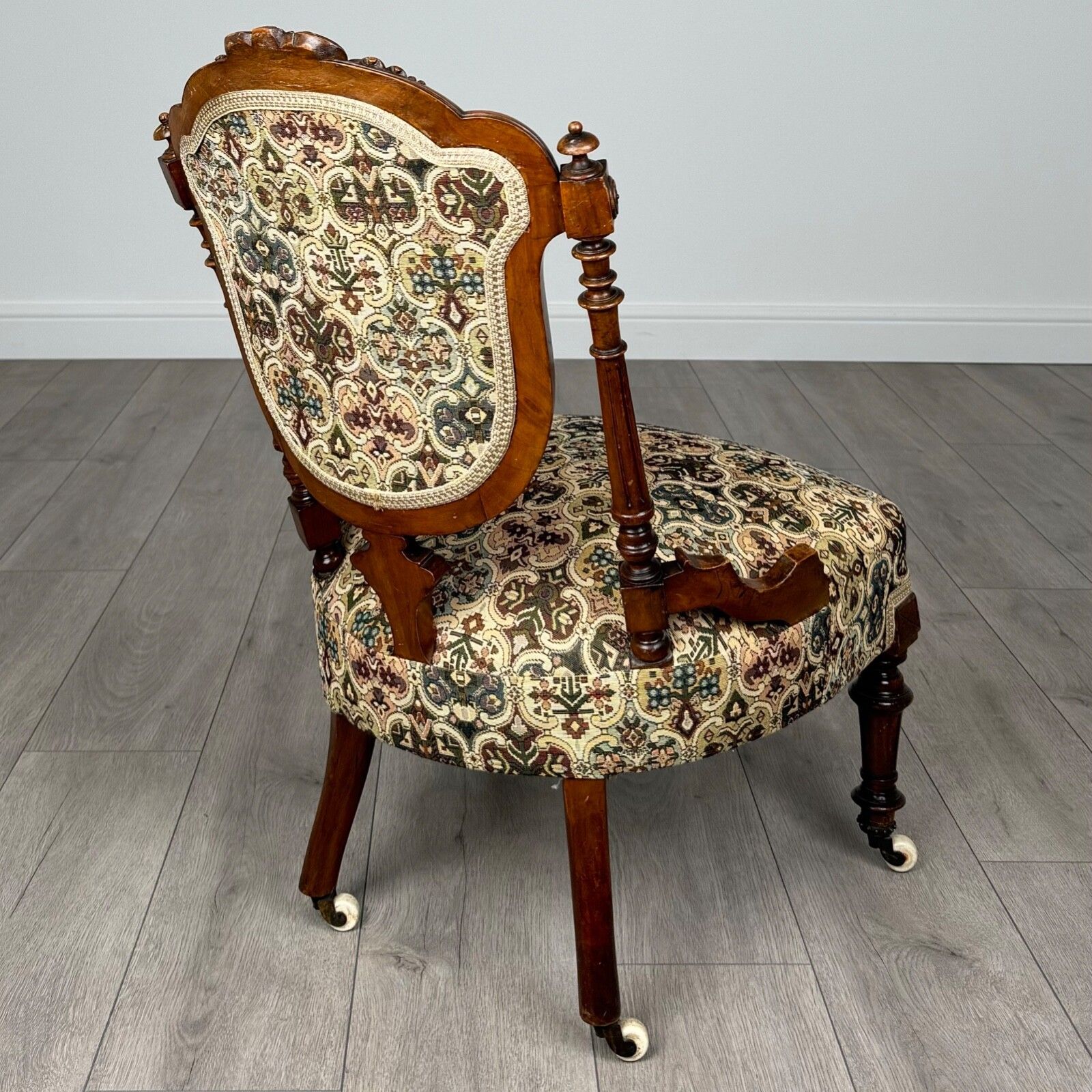 Antique 19th Century Pair Of Walnut Armchair’s photo vinterior