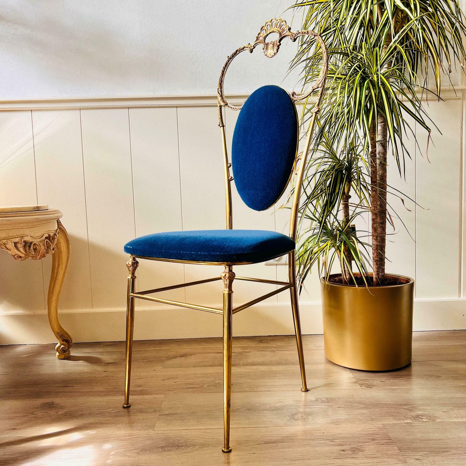Bijzondere Messing Stoel, Italiaanse Messing Stoel, Woninginrichting, Interieurontwerp photo furniture