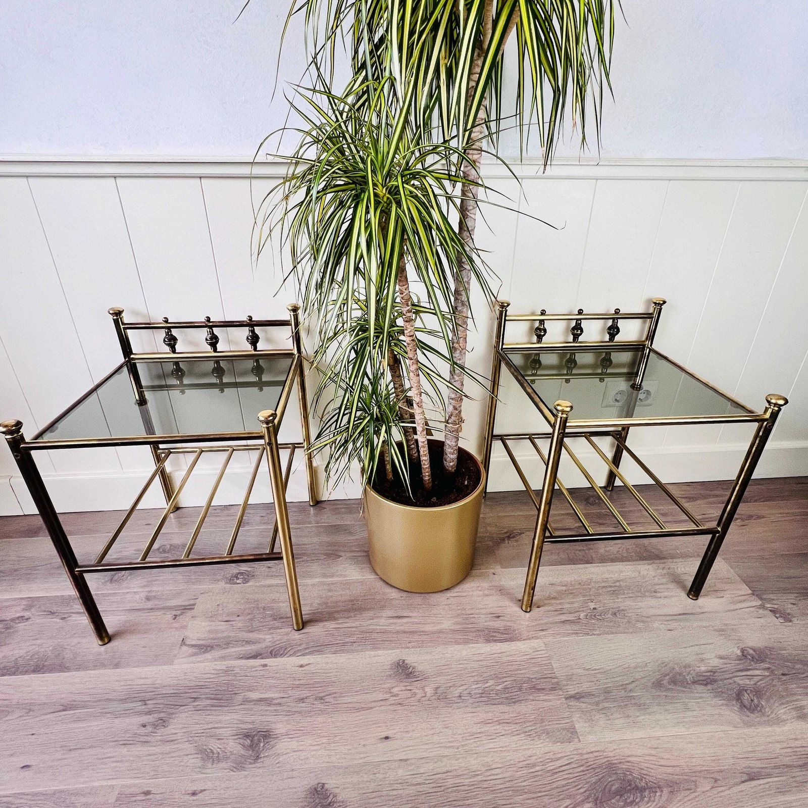 Vintage Messing En Glas Bijzettafels, Hollywood Regency, Mid Century photo furniture