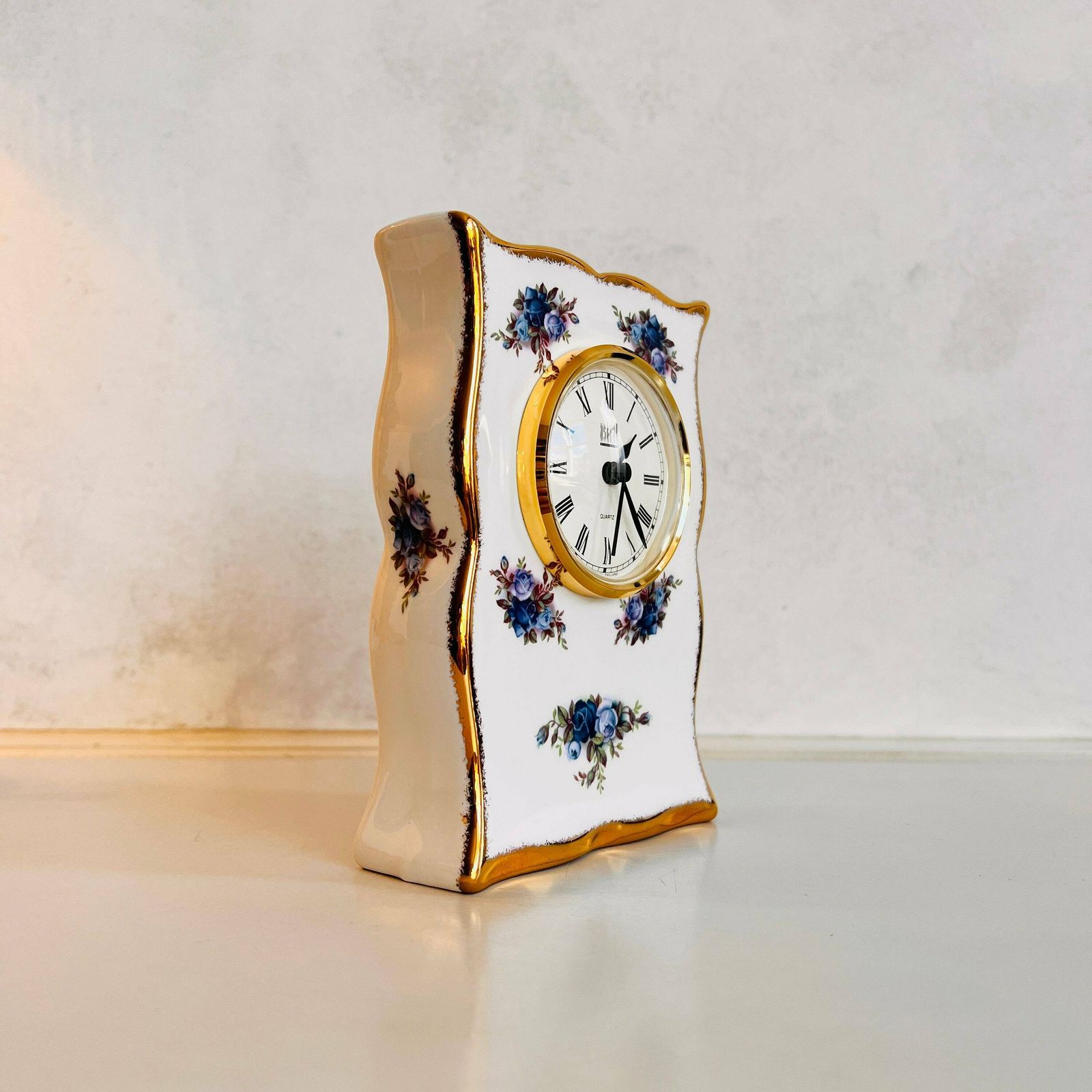 Original Royal Albert Moonlight Rose, Quartz Clock, Bone China Porcelain, Made In England photo vinterior