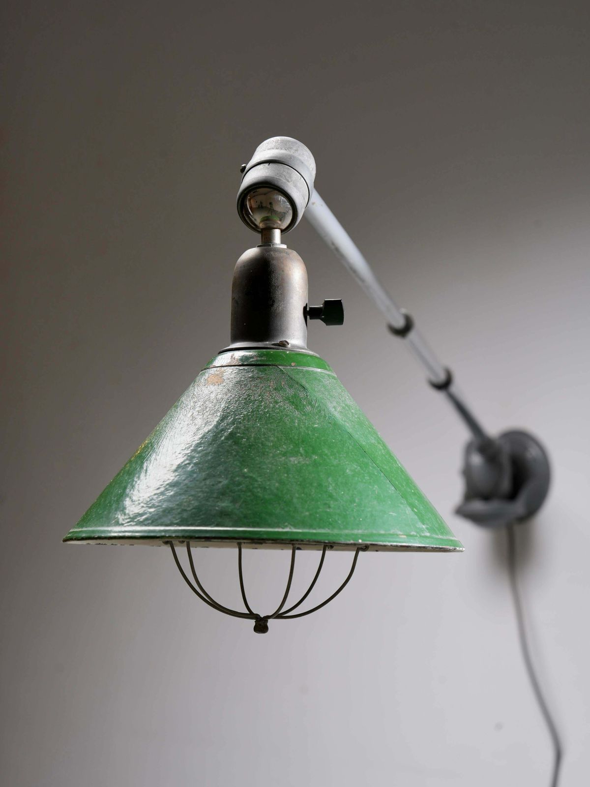 Vroege Versie Johan Petterson Triplex Lamp Met Groene Kap, Zweden, Jaren 1930 photo for sale