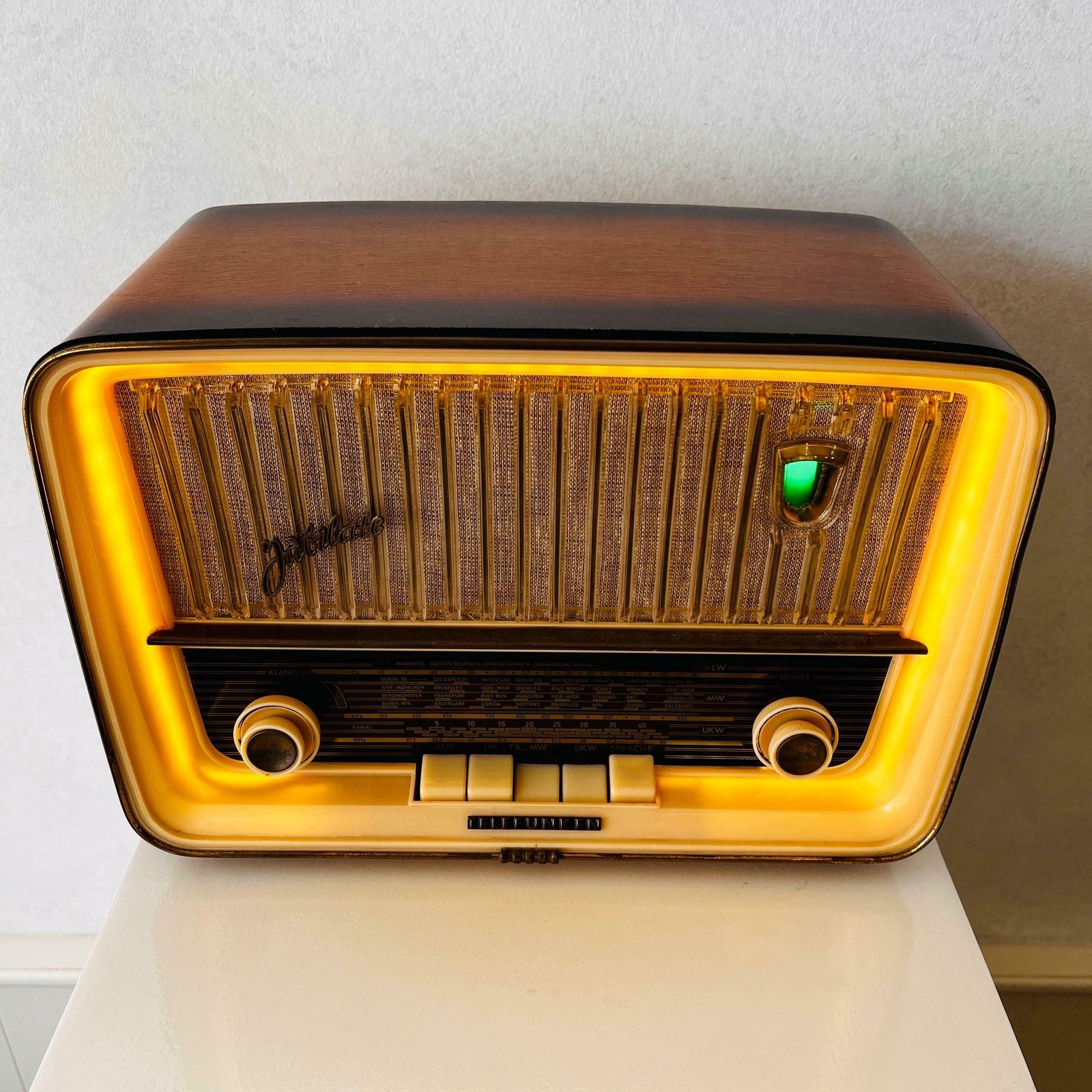 Vintage Telefunken Jubilate 8 Radio Met Bluetooth photo for sale