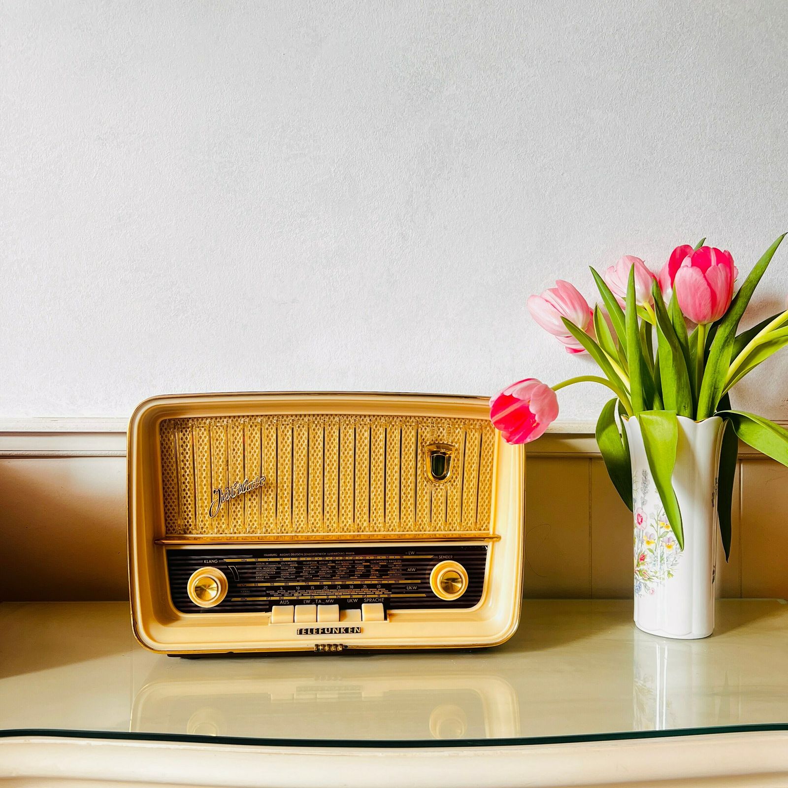 photo for sale Vintage Telefunken Jubilate 8 Radio Met Bluetooth