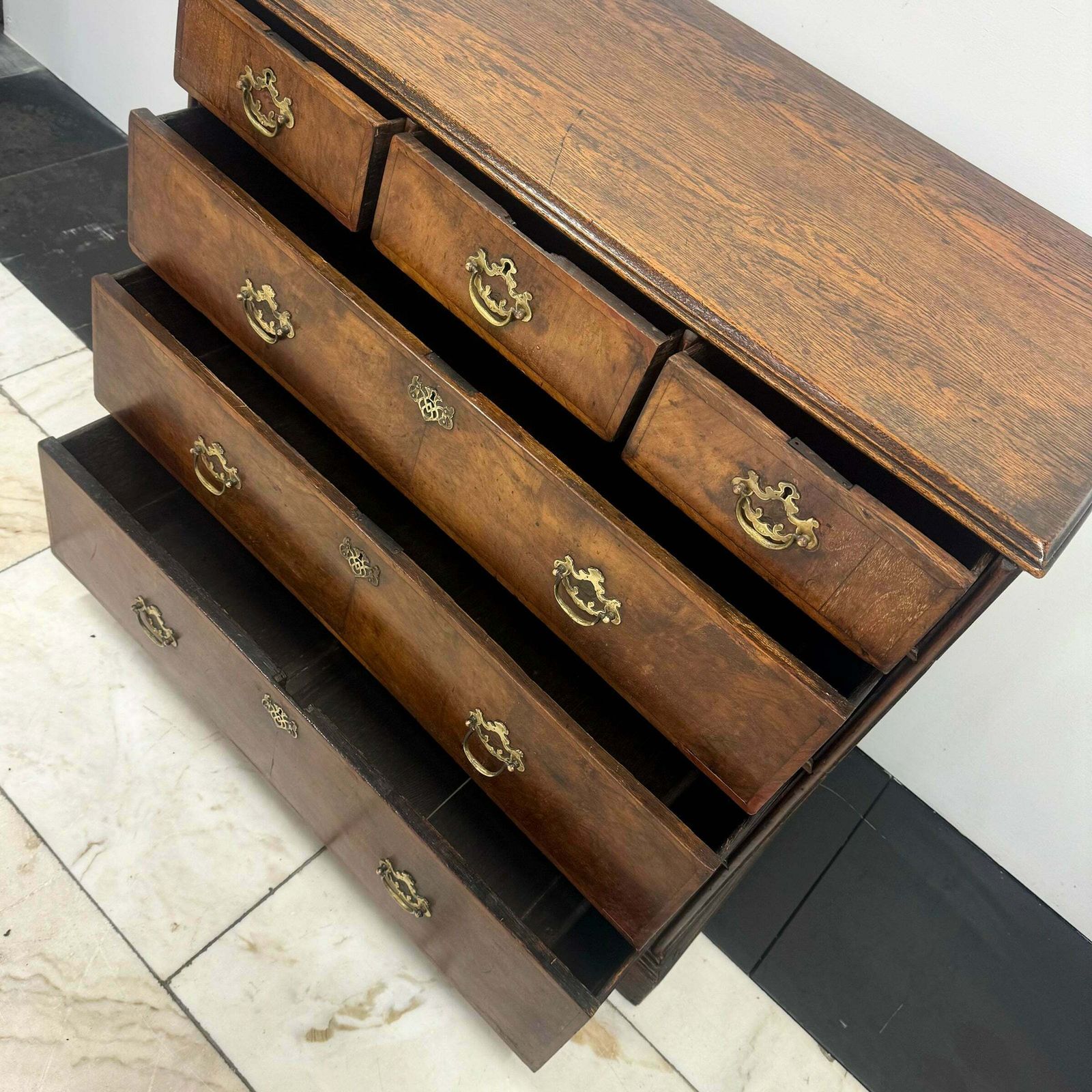 1250.0 Antique 18th Century Oak And Walnut Chest Of Drawers photo