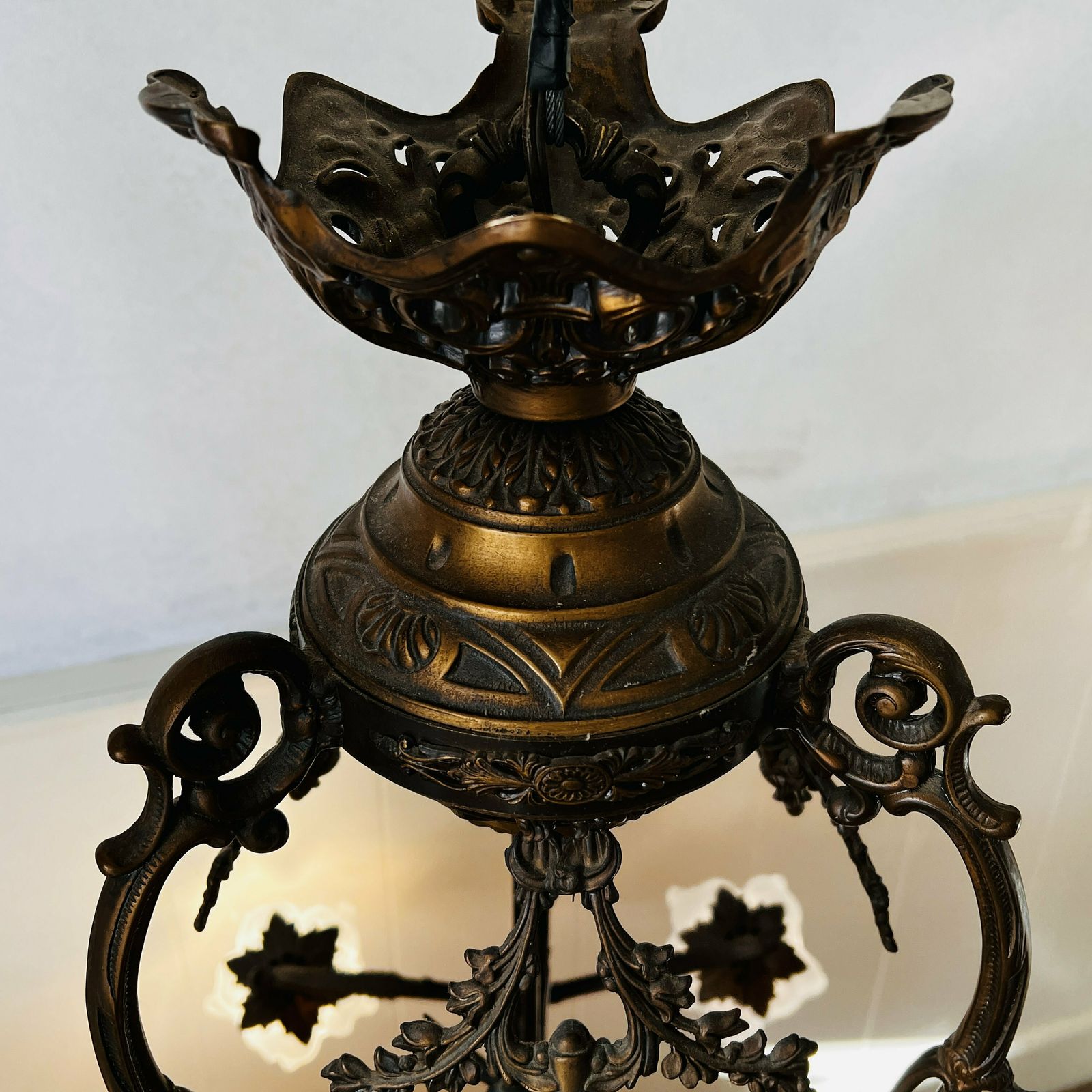 Luxueuze Kroonluchter Met 6 Armen En Départ De Pêche Sculptuur Naar Voorbeeld Van E. Moisant – Geschikt Voor Elegante Interieurs En Liefhebbers Van Visserijtaferelen photo buy