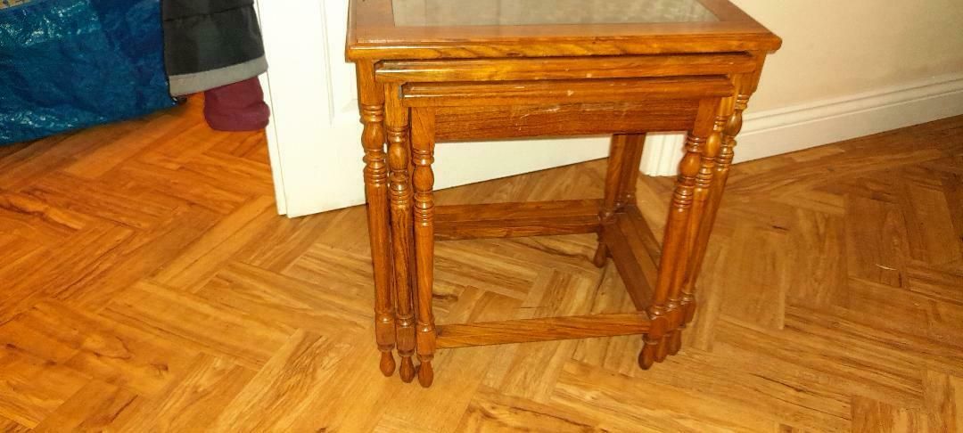 Indian Nest Of 3 Brass Inlaid Carved Fretwork Wooden Side Coffee Lamp Tables Glass Inset Top photo vintage