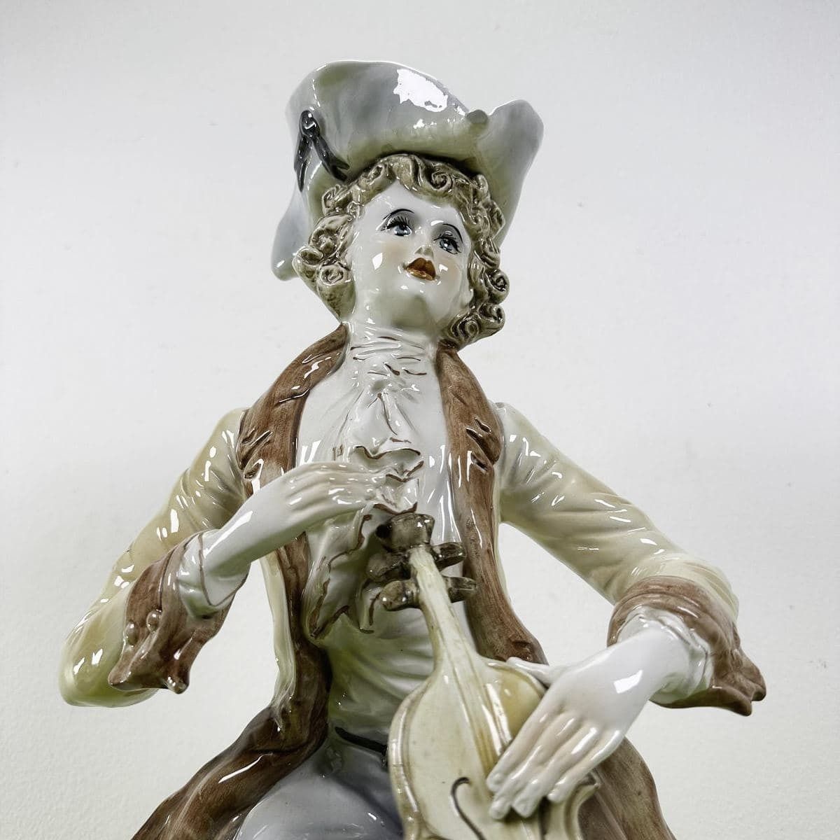 Capodimonte Ceramic Statue, Violinist photo 165.0